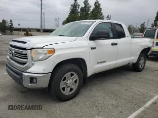 2017 Toyota Tundra SR5 z VIN 5TFRY5F13HX223939, wystawiony jako Copart lot #53871725 z przebiegiem 124 194 mil mil oraz Szkoda całkowita • Salvage title. Historia ofert i sprzedaży dostępna na DreamBid. Obrazek 1.