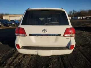 2011 Toyota Land Cruiser with VIN JTMHY7AJ9B4008475, listed as a Copart auction lot 84820024 with 101,903 mi miles and Salvage Title. Bid and sale history available at carsss.com. Image 6.