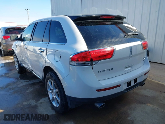2011 Lincoln MKX with VIN 2LMDJ8JK1BBJ02616, listed as a IAAI auction lot 41255463 with 139,950 mi miles. Bid and sale history available at carsss.com. Image 3.