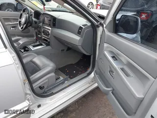 2007 Jeep Grand Cherokee SRT-8 with VIN 1J8HR78367C649237, listed as a IAAI auction lot 42019555 with 101,967 mi miles. Bid and sale history available at carsss.com. Image 5.