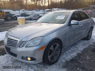2010 Mercedes-Benz E-Class E 350 Luxury with VIN WDDHF8HBXAA142931, listed as a IAAI auction lot 41394497 with 172,715 mi miles. Bid and sale history available at carsss.com. Image 17.