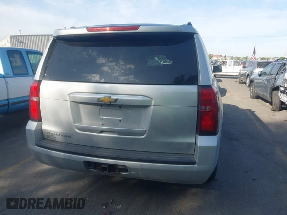 2016 Chevrolet Suburban LT z VIN 1GNSKHKC5GR281539, wystawiony jako IAAI lot #42500552 z przebiegiem 244 064 mil mil oraz . Historia ofert i sprzedaży dostępna na DreamBid. Obrazek 16.
