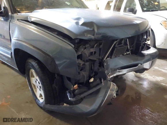 2006 Chevrolet Silverado 1500 LT2 with VIN 1GCEK19B96Z181792, listed as a IAAI auction lot 41355159 with 134,885 mi miles. Bid and sale history available at carsss.com. Image 6.