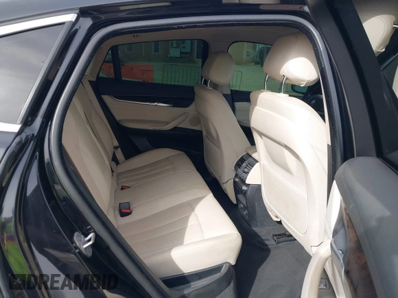 2015 BMW X6 xDrive35i z VIN 5UXKU2C56F0F95429, wystawiony jako IAAI lot #41754635 z przebiegiem 79 503 mil mil oraz . Historia ofert i sprzedaży dostępna na DreamBid. Obrazek 8.