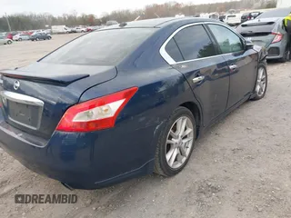 2009 Nissan Maxima SV z VIN 1N4AA51E39C858279, wystawiony jako IAAI lot #41998838 z przebiegiem 185 315 mil mil oraz . Historia ofert i sprzedaży dostępna na DreamBid. Obrazek 4.