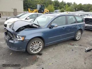 2008 Volvo V50 2.5T R-Design with VIN YV1MJ672682390833, listed as a Copart auction lot 72750754 with 105,330 mi miles and Salvage Title. Bid and sale history available at carsss.com. Image 1.