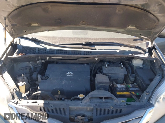 2013 Toyota Sienna XLE AAS with VIN 5TDYK3DCXDS379272, listed as a IAAI auction lot 41407282 with 240,491 mi miles and . Bid and sale history available at carsss.com. Image 10.