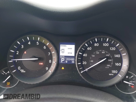 2013 Infiniti M with VIN JN1BY1AP4DM513899, listed as a IAAI auction lot 41854573 with 202,480 mi miles and . Bid and sale history available at carsss.com. Image 7.