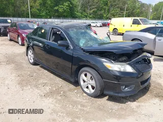2011 Toyota Camry LE z VIN 4T1BF3EK1BU227918, wystawiony jako IAAI lot #42084222 z przebiegiem Nie podano mil oraz . Historia ofert i sprzedaży dostępna na DreamBid. Obrazek 1.