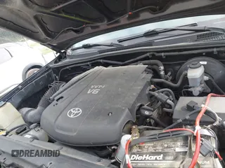 2007 Toyota Tacoma PreRunner z VIN 5TEJU62NX7Z338052, wystawiony jako IAAI lot #42204246 z przebiegiem 202 296 mil mil oraz . Historia ofert i sprzedaży dostępna na DreamBid. Obrazek 10.