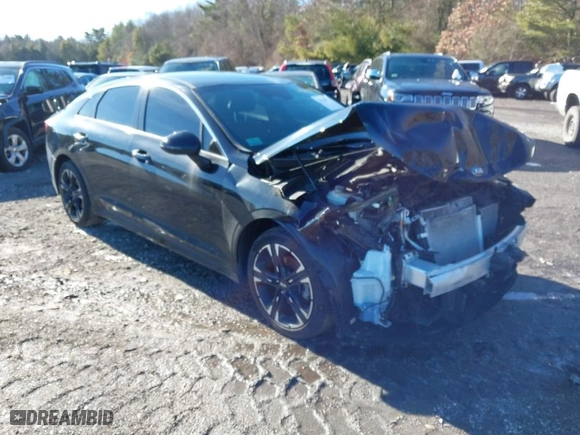 2021 Kia K5 GT-Line with VIN 5XXG64J28MG016827, listed as a IAAI auction lot 41310975 with 68,171 mi miles. Bid and sale history available at carsss.com. Image 1.