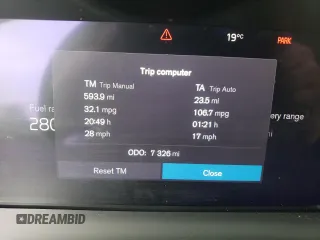 2025 Volvo XC90 Plug-In Hybrid Ultra z VIN YV4H60PFXS1305589, wystawiony jako Copart lot #59093425 z przebiegiem 7 326 mil mil oraz Szkoda całkowita • Salvage title. Historia ofert i sprzedaży dostępna na DreamBid. Obrazek 9.