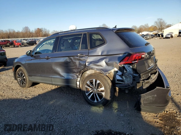 2022 Volkswagen Tiguan S with VIN 3VV0B7AX2NM043145, listed as a Copart auction lot 80870404 with 22,284 mi miles and Salvage Title. Bid and sale history available at carsss.com. Image 2.