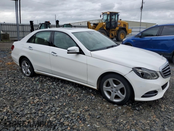 2014 Mercedes-Benz E 350 Sport with VIN WDDHF5KB0EA836685, listed as a Copart auction lot 56077955 with 137,283 mi miles and Clean Title. Bid and sale history available at DreamBid. Image 4.