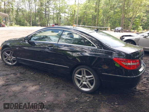 2012 Mercedes-Benz E 350 z VIN WDDKJ5KB2CF138129, wystawiony jako IAAI lot #42767007 z przebiegiem 87 493 mil mil oraz . Historia ofert i sprzedaży dostępna na DreamBid. Obrazek 3.