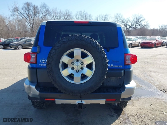 2007 Toyota FJ Cruiser with VIN JTEBU11F670092954, listed as a IAAI auction lot 41771022 with 200,569 mi miles. Bid and sale history available at carsss.com. Image 16.