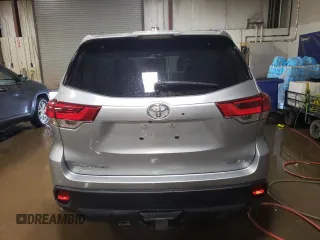 2019 Toyota Highlander SE z VIN 5TDJZRFHXKS745415, wystawiony jako Copart lot #49050585 z przebiegiem 81 440 mil mil oraz Szkoda całkowita • Salvage title. Historia ofert i sprzedaży dostępna na DreamBid. Obrazek 6.