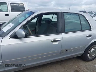 2000 Ford Crown Victoria Police Interceptor с VIN 2FAFP71W0YX183498, выставлен на аукционе IAAI как лот 42388246 с пробегом 250 591 миль миль и . История ставок и продаж доступна на DreamBid. Изображение 14.