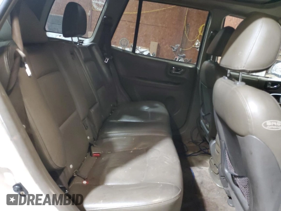 2004 Hyundai Santa Fe GLS with VIN KM8SC73E74U597688, listed as a Copart auction lot 44570985 with 213,584 mi miles and Salvage Title. Bid and sale history available at carsss.com. Image 11.