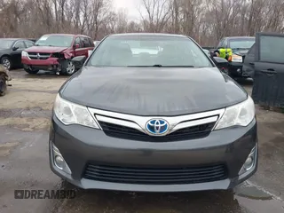 2012 Toyota Camry XLE z VIN 4T1BD1FK1CU048272, wystawiony jako IAAI lot #41711586 z przebiegiem 104 734 mil mil oraz . Historia ofert i sprzedaży dostępna na DreamBid. Obrazek 12.