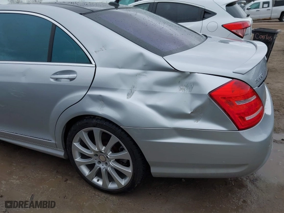 2012 Mercedes-Benz S-Class S 550 with VIN WDDNG7DB2CA456186, listed as a IAAI auction lot 42027448 with 76,997 mi miles. Bid and sale history available at carsss.com. Image 18.