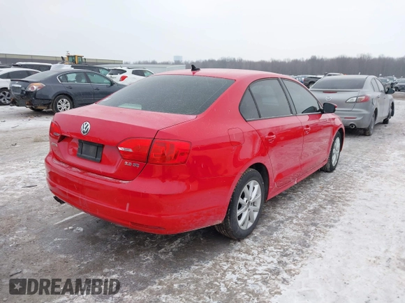 2012 Volkswagen Jetta SE с VIN 3VWDX7AJ0CM355083, выставлен на аукционе IAAI как лот 41396037 с пробегом 197 520 миль миль и . История ставок и продаж доступна на DreamBid. Изображение 4.