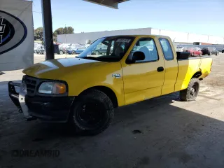 2000 Ford F-150 XL with VIN 1FTRX17W2YKB27853, listed as a Copart auction lot 59621935 with 235,670 mi miles and Salvage title. Bid and sale history available at DreamBid. Image 1.