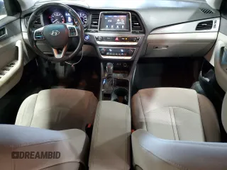2019 Hyundai Sonata Sport z VIN 5NPE34AF9KH807856, wystawiony jako Copart lot #50436445 z przebiegiem 139 951 mil mil oraz Czysty tytuł • Clean title. Historia ofert i sprzedaży dostępna na DreamBid. Obrazek 8.