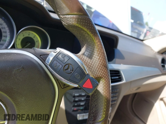 2013 Mercedes-Benz C 250 с VIN WDDGJ4HB2DG089470, выставлен на аукционе IAAI как лот 41925359 с пробегом 113 160 миль миль и . История ставок и продаж доступна на DreamBid. Изображение 11.