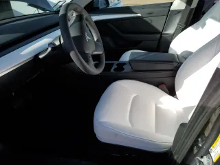 2022 Tesla Model 3 Long Range z VIN 5YJ3E1EB1NF270328, wystawiony jako Copart lot #48076395 z przebiegiem 45 595 mil mil oraz Szkoda całkowita • Salvage title. Historia ofert i sprzedaży dostępna na DreamBid. Obrazek 7.