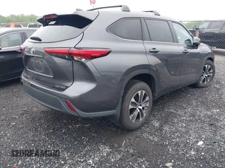 2021 Toyota Highlander XLE with VIN 5TDGZRBH3MS077976, listed as a IAAI auction lot 42265085 with 60,828 mi miles and . Bid and sale history available at DreamBid. Image 4.