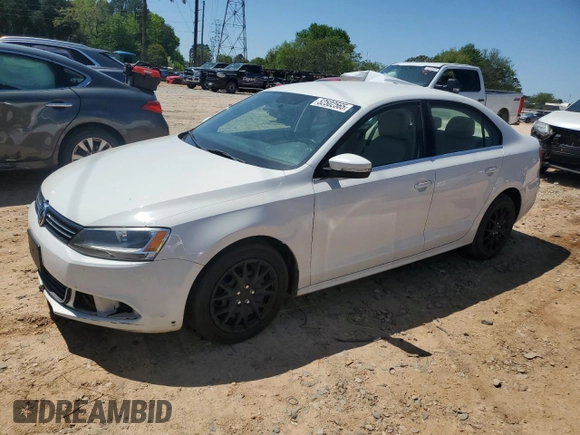 2013 Volkswagen Jetta SE с VIN 3VWDX7AJ0DM221837, выставлен на аукционе Copart как лот 52502565 с пробегом 148 730 миль миль и Списание • Salvage title. История ставок и продаж доступна на DreamBid. Изображение 1.