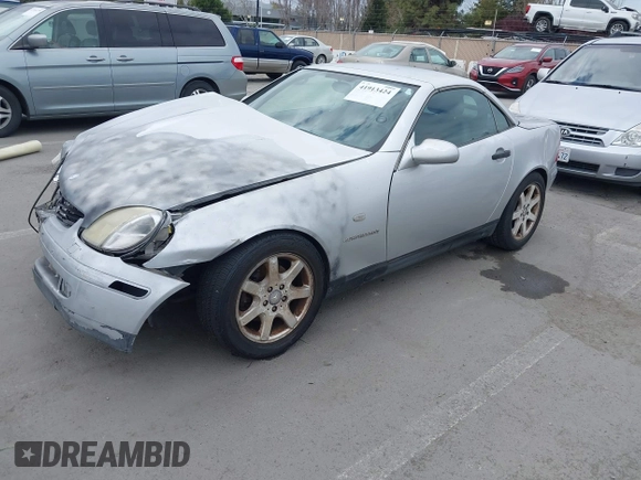 1998 Mercedes-Benz SLK 230/320 z VIN WDBKK47F0WF020242, wystawiony jako IAAI lot #41913424 z przebiegiem Nie podano mil oraz . Historia ofert i sprzedaży dostępna na DreamBid. Obrazek 2.