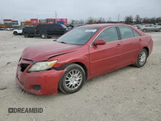 2010 Toyota Camry z VIN 4T1BF3EK8AU542665, wystawiony jako Copart lot #83562614 z przebiegiem 198 489 mil mil oraz Szkoda całkowita • Salvage title. Historia ofert i sprzedaży dostępna na DreamBid. Obrazek 1.
