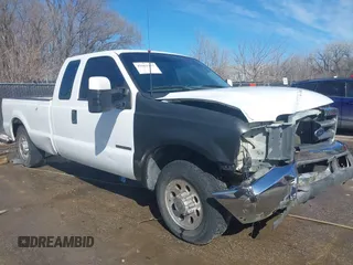 1999 Ford F-250 XL z VIN 1FTNX20F6XEF07127, wystawiony jako IAAI lot #41661157 z przebiegiem 225 319 mil mil oraz . Historia ofert i sprzedaży dostępna na DreamBid. Obrazek 1.