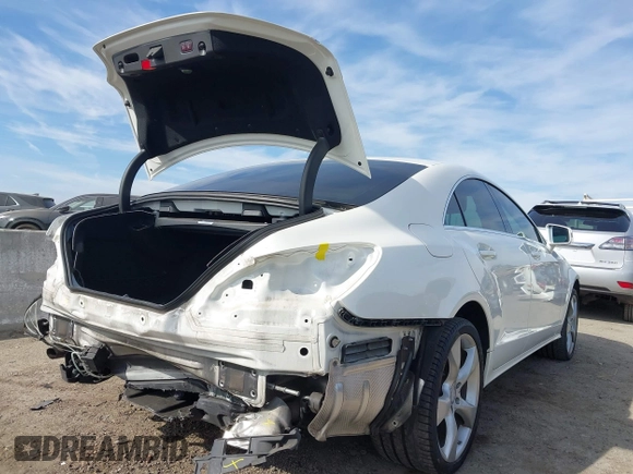 2014 Mercedes-Benz CLS-Class CLS 550 with VIN WDDLJ7DBXEA118935, listed as a IAAI auction lot 41457925 with 62,037 mi miles. Bid and sale history available at carsss.com. Image 4.