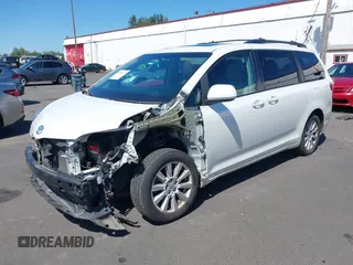 2017 Toyota Sienna XLE z VIN 5TDDZ3DC5HS162857, wystawiony jako IAAI lot #42054307 z przebiegiem 85 451 mil mil oraz . Historia ofert i sprzedaży dostępna na DreamBid. Obrazek 20.