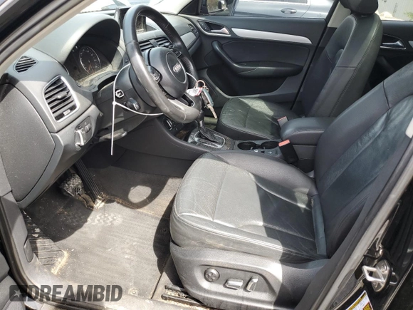 2017 Audi Q3 Premium z VIN WA1BCCFS1HR011987, wystawiony jako Copart lot #55791495 z przebiegiem 107 864 mil mil oraz Szkoda całkowita • Salvage title. Historia ofert i sprzedaży dostępna na DreamBid. Obrazek 7.