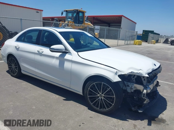 2019 Mercedes-Benz C 300 z VIN 55SWF8DB9KU309634, wystawiony jako IAAI lot #42494440 z przebiegiem 17 129 mil mil oraz . Historia ofert i sprzedaży dostępna na DreamBid. Obrazek 1.
