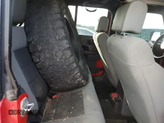 2008 Jeep Wrangler Unlimited X с VIN 1J8GA39138L519667, выставлен на аукционе Copart как лот 50255205 с пробегом 176 412 миль миль и Списание • Salvage title. История ставок и продаж доступна на DreamBid. Изображение 10.