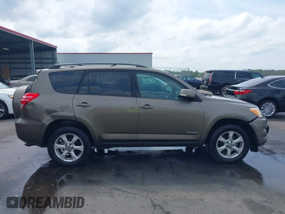 2011 Toyota RAV4 Ltd with VIN 2T3YF4DV9BW082856, listed as a IAAI auction lot 41946197 with 189,382 mi miles. Bid and sale history available at carsss.com. Image 13.