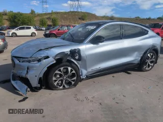 2022 Ford Mustang Mach-E Premium z VIN 3FMTK3SU9NMA43695, wystawiony jako Copart lot #56775775 z przebiegiem 14 777 mil mil oraz Szkoda całkowita • Salvage title. Historia ofert i sprzedaży dostępna na DreamBid. Obrazek 1.