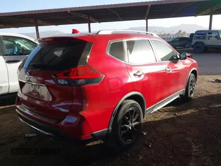 2017 Nissan Rogue SL with VIN JN8AT2MVXHW265390, listed as a IAAI auction lot 41563146 with 104,640 mi miles. Bid and sale history available at carsss.com. Image 4.
