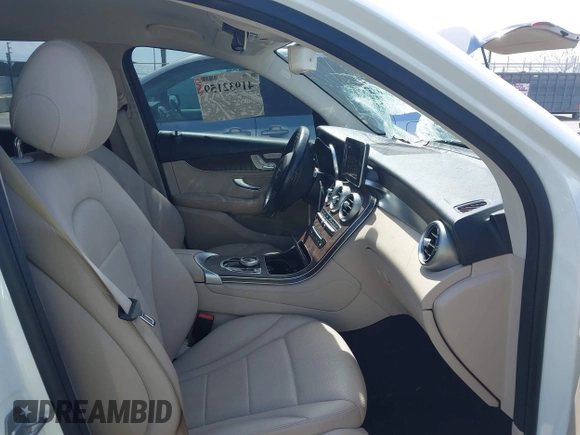 2019 Mercedes-Benz GLC 300 z VIN WDC0G4JB4KV186998, wystawiony jako IAAI lot #41932159 z przebiegiem 62 780 mil mil oraz . Historia ofert i sprzedaży dostępna na DreamBid. Obrazek 5.