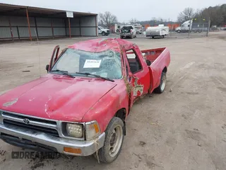 1993 Toyota Pickup DLX z VIN JT4RN93P3P5078629, wystawiony jako IAAI lot #41497529 z przebiegiem 303 435 mil mil oraz . Historia ofert i sprzedaży dostępna na DreamBid. Obrazek 6.