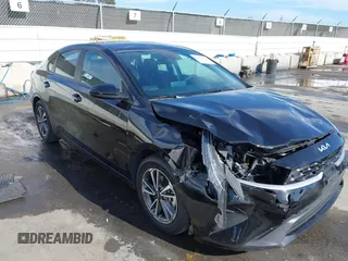 2023 Kia Forte LXS z VIN 3KPF24AD8PE639869, wystawiony jako IAAI lot #42014515 z przebiegiem 112 983 mil mil oraz . Historia ofert i sprzedaży dostępna na DreamBid. Obrazek 1.