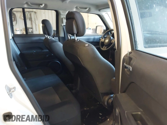 2016 Jeep Patriot Sport z VIN 1C4NJPBA2GD529003, wystawiony jako IAAI lot #42127852 z przebiegiem 53 153 mil mil oraz . Historia ofert i sprzedaży dostępna na DreamBid. Obrazek 8.