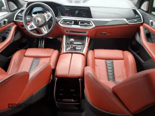 2021 BMW X5 M z VIN 5YMJU0C0XM9H13455, wystawiony jako Copart lot #59625375 z przebiegiem Nie podano mil oraz Szkoda całkowita • Salvage title. Historia ofert i sprzedaży dostępna na DreamBid. Obrazek 8.