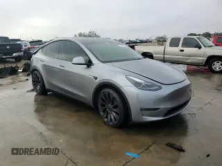 2024 Tesla Model Y Performance with VIN 7SAYGDEF4RA326613, listed as a Copart auction lot 83467394 with 2,260 mi miles and Clean Title. Bid and sale history available at DreamBid. Image 14.