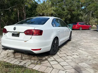 2014 Volkswagen Jetta GLI Edition 30 with VIN 3VW4S7AJ9EM307972, listed as a Copart auction lot 85949964 with 91,661 mi miles and Clean title. Bid and sale history available at DreamBid. Image 4.